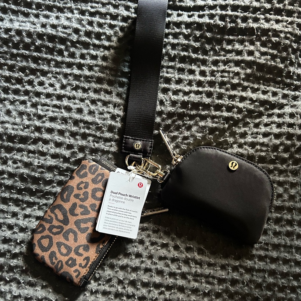 Lululemon dual pouch wristlet keychain